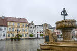 Huser am Rathausplatz in Darłowo (Rgenwalde) in Hinterpommern.