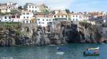 Die Ostseite oberhalb des Fischerhafens in Câmara de Lobos ist dicht besiedelt (Madeira - Februar 2014) 
