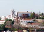 SILVES (Concelho de Silves), 24.01.2005, Blick von der N269 auf die Kathedrale  