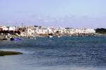 CONCEIO e CABANAS DE TAVIRA, Gemeindeteil Cabanas de Tavira (Concelho de Tavira), 08.02.2010, Blick auf die Uferpromenade, die z.Z.