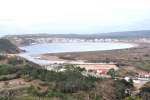 SO MARTINHO DO PORTO (Concelho de Alcobaa), 27.09.2013, Blick vom Ortsteil Salir do Porto auf die Bucht