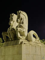 Eine Seepferd-Skulptur auf dem 1940 zu Ehren des portugiesischen Kolonialreiches errichteten Reichsplatz (Praa do Imprio).