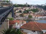 Centrum von Porto rechts der Dom-Luis-Hochbrücke im Mai 2006