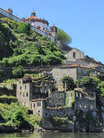 Ruinen am Fluss Douro in Porto.