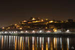 Nachts am Fluss Douro in Porto.