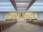 Fatima, Innenraum der neuen Wallfahrtskirche Igreja de Santissima Trindade (27.05.2014)