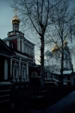 Im Nowodewitschi oder Neujungfrauen-Kloster in Moskau, hier die Mari-Entschlafens-Kathedrale an einem kalten Wintertag im November 1981