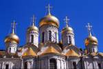 Zwiebeltrme der Mari-Verkndigungs-Kathedrale im Moskauer Kreml.