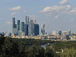 Moskau international business center gesehen von der Brcke der Motorradfahrer am 10.