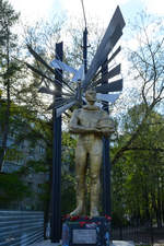 Ein Denkmal für die Luftstreitkräfte im russischen Städtchen Monino.