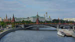 Blick über die Moskwa auf den Moskauer Kreml.