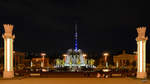 Der Brunnen  Vlkerfreundschaft  und im Hintergrund der Moskauer Funk- und Fernsehturm Ostankino.