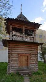 Ein hlzerner Glockenturm der Kirche St.