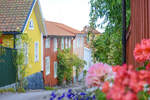 Bunte Holzhuser in Skolgatan in Vstervik (Smland, Schweden).