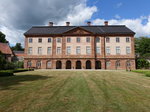 Schloss vedskloster, erbaut von 1768 bis 1776 durch Carl Hrleman, die Einrichtung im gustavianischen Stil wurde vom Architekten Jean Eric Rehn geschaffen (11.06.2016)