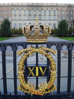 Das knigliche Wappen am Tor zum Stockholmer Schloss.