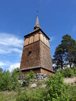 Hlzener Glockenturm von 1946 an der Ev.