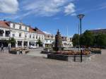 Falkping, Brunnen am Hauptplatz Stortorget (14.06.2015)