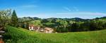 Trogen, Panorama in Richtung Nordost, mit Sicht auf Rehetobel (links) und Wald (Mitte) - 18.07.2014