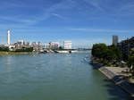 Basel, Blick von der Johanniterbrcke fluabwrts zur Dreirosenbrcke und dem Novartis-Campus links, Juli 2016