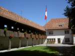 Romont, Innenhof des Chateau, heute Museum Suisse du Vitrail (18.08.2012)