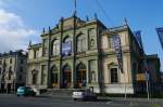 Genf, Musikkonservatorium, erbaut von 1857 bis 1858 nach Plnen von Le Sueur,   Fassade mit Statuen und Nischen geschmckt (20.03.2011)