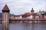 Kapellbrcke ber der Reuss und die Luzerner Altstadt.