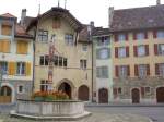 Le Landeron, Stadtmuseum und Brunnen Fontaine de St.