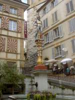 Neuchatel, Fontaine du Banneret, Vennerbrunnen, Statue von Laurent Perroud von 1581   (30.07.2012)