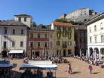 Bellinzona, historische Gebude an der Piazza Collegiata (07.10.2019)