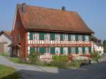 Fachwerkhaus an der Dorfstrae in Schnholzerswilen, Bezirk Weinfelden (11.10.2010)