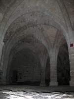 Dieser Gewölbegang aus dem 13.Jahrhundert wurde als Warenlager oder Unterkunft der Garnison genutzt.