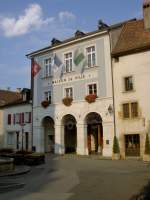 Rathaus von Cossonay, klassizistische Fassade (09.09.2012)