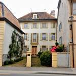 La Sarraz, Grand-Rue 19, Maison de Chevilly, Baujahr 1713-1714, unter Denkmalschutz seit 1991 - 09.05.2014