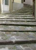 Zahlreiche Treppen fhren durch die Altstadt von Montreux.