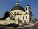 Komarno, Pfarrkirche St.