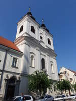 Trnava / Tyrnau, Dreifaltigkeitskirche des Trinitarierkloster in der Stefanikova Strae, erbaut von 1727 bis 1734 (29.08.2019)