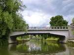 Ljubljana, Brcken ber die Ljubljanica im Stadtgebiet, Juni 2016