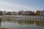 SEVILLA (Provincia de Sevilla), 25.02.2008, am Rio Guadalquivir mit Blick auf die Calle Betis