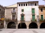 TORROELLA DE MONTGR (Provincia de Girona), 15.06.2006, Wohn- und Geschftshaus an der Plaa de la Vila