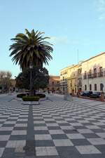 TALAVERA DE LA REINA (Kastilien-La Mancha/Provinz Toledo), 18.12.2021, Blick von Sden auf die Plaza del Pan, einer der wichtigsten Pltze der Stadt