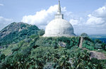 Stupa am buddhistischen Kloster in Mihintale in Sri Lanka.