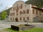 Pettnau, Gasthof Mellaunerhof in der Tiroler Strae, erbaut 1472, Fassade aus dem 18.