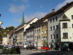 Feldkirch, Blick in die Neustadt mit dem Monfortbrunnen, Okt.2004 
