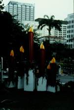 Ein Teil der Weihnachtsdekoration des Goodwood Park Hotels in Singapur bei Tag im November 1988