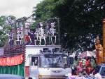 Ein weiterer Motivwagen bei dem Umzug am 29.07.2007 in der Stadt Buri Ram im Nordosten Thailands