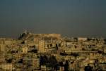 Die Zitadelle von Aleppo am spten Nachmittag und im Smog der Stadt (1992 im Mrz)