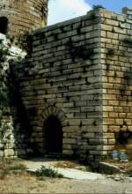 In der Ruine der Kreuzritterburg Crac des Chevaliers in Syrien im Mai 1989.