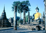 Buddha-Statue in der Ruinenstadt von Sukhothai, der Hauptstadt des Sukhothai-Knigreiches im 13.