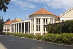 Fensterfront mit dem Eingangsbereich des Spa Resort PAWLIK-AQUAFORUM am 27.